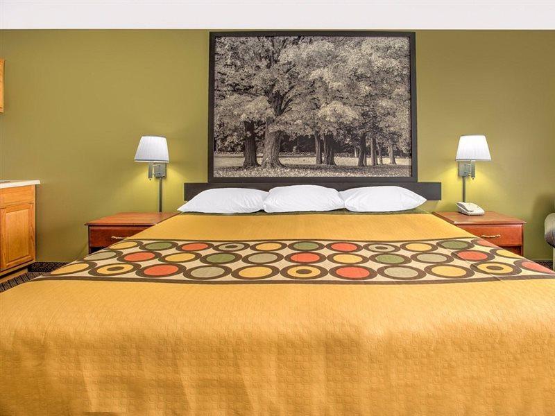 Super 8 By Wyndham Galva Hotel Ngoại thất bức ảnh